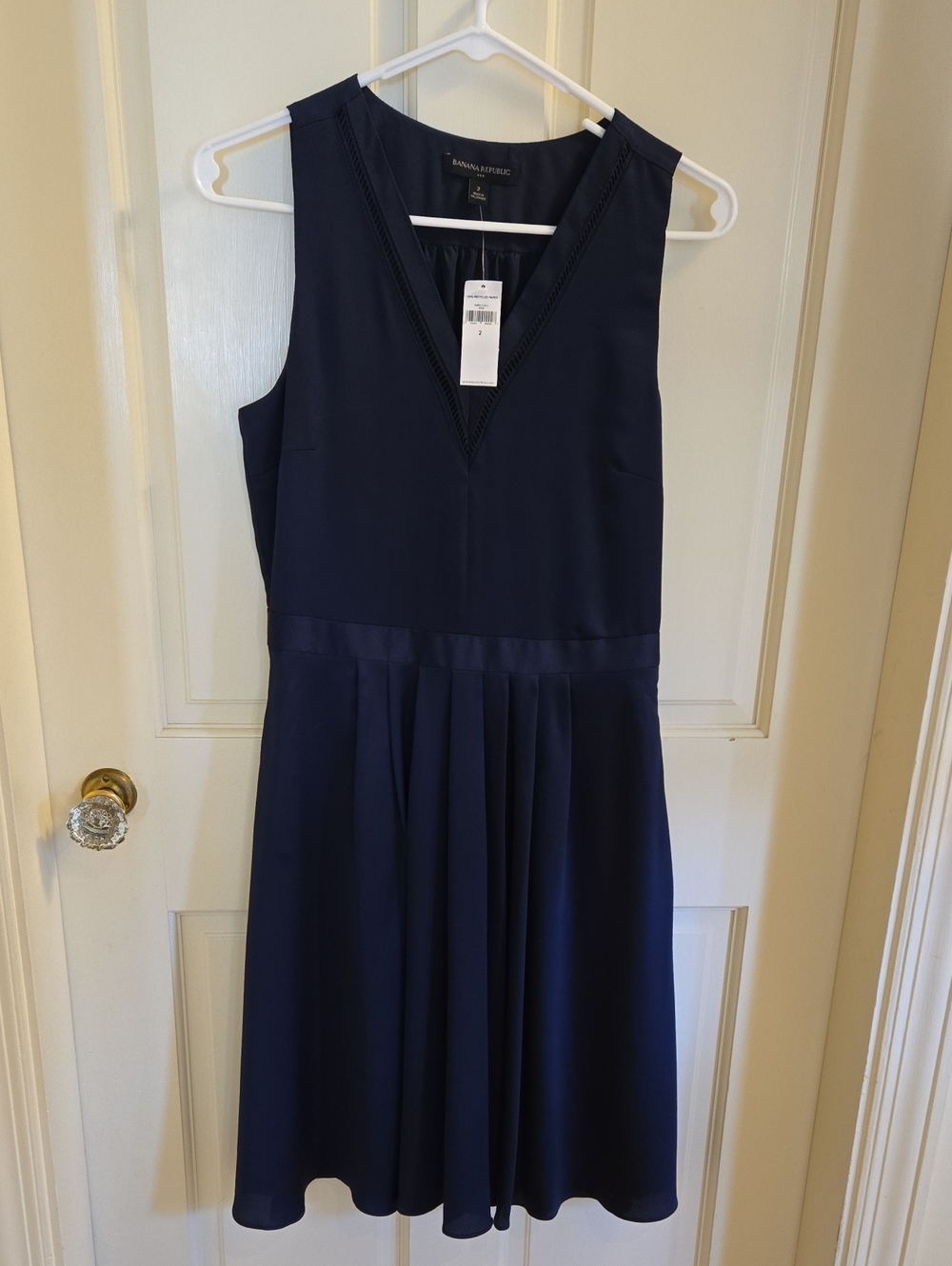 NWT Banana Republic Dark Navy V-Neck Sleeveless Pleated Waist Dress